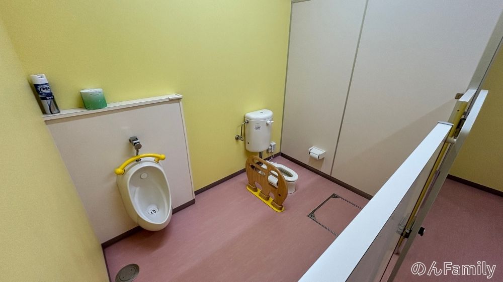 東武ワールドスクウェア園内にある、授乳室の写真。