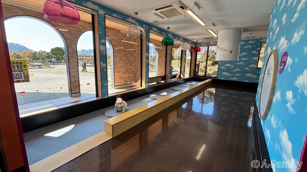 東武ワールドスクウェア園内にある、子供専用のキッズハウス内の写真。