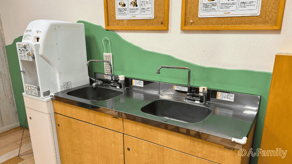北千住マルイ5階ベビー休憩室の調乳機と手洗いスペース（ミルク作り対応）
